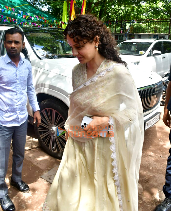 photos kangana ranaut snapped at mukesh chhabras office in versova 5