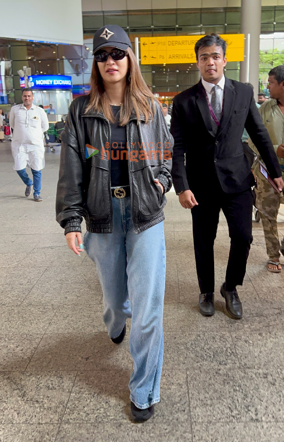 Photos: Kriti Sanon, Sunny Leone and Divya Khossla snapped at the airport Photos: Kriti Sanon, Sunny Leone and Divya Khossla snapped at the airport
