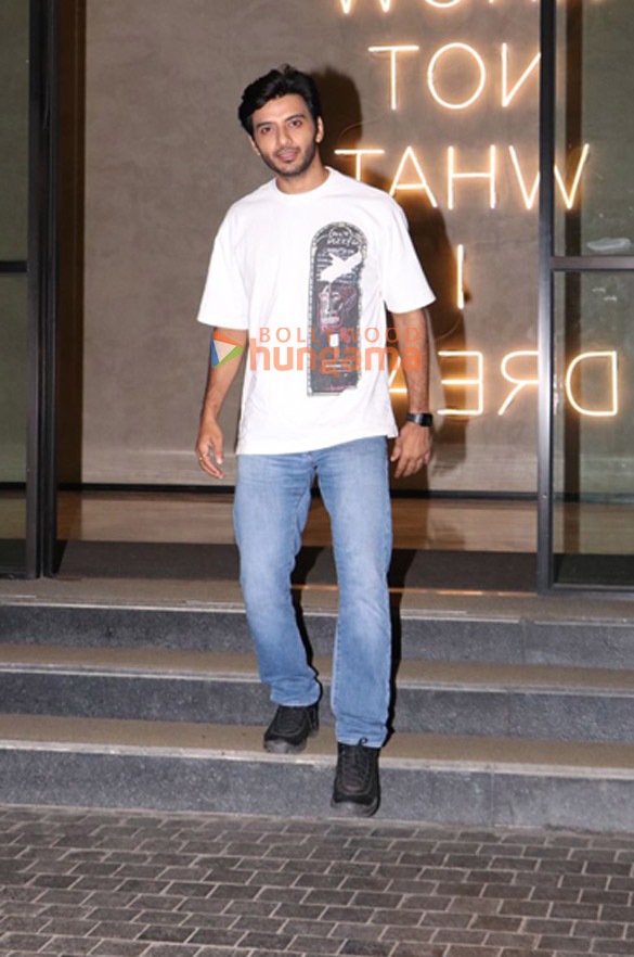 photos manushi chhillar malavika mohanan and others grace the special screening of yudhra 145 7