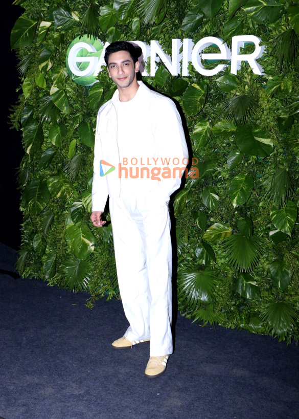 photos pooja hegde and vedang raina snapped at garnier event in worli 3