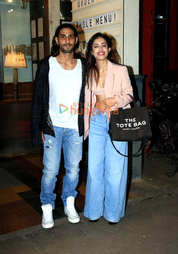 photos prateik babbar and priya banerjee snapped in town 2