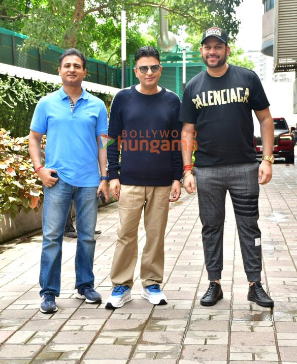 photos rajkummar rao triptii dimri and others snapped at the trailer launch of vicky vidya ka woh wala video 4
