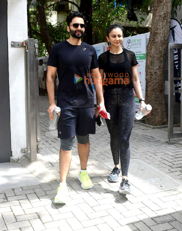 photos rakul preet singh and jackky bhagnani snapped outside the gym in santacruz 3