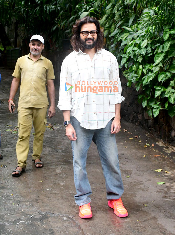 photos riteish deshmukh snapped outside krome studio in bandra 1