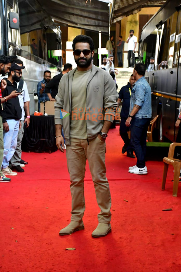 photos saif ali khan janhavi kapoor and jr ntr snapped promoting devara 2