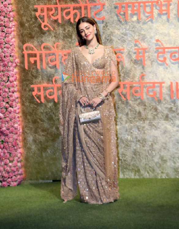 photos saif ali khan kareena kapoor khan tiger shroff and others snapped at ambanis house for ganesh chaturthi celebration 55