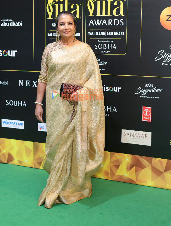 photos shah rukh khan rani mukerji kriti sanon janhvi kapoor and others grace the green carpet of iifa awards 2024 10