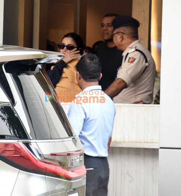 photos sharvari and alia bhatt snapped at kalina airport 2