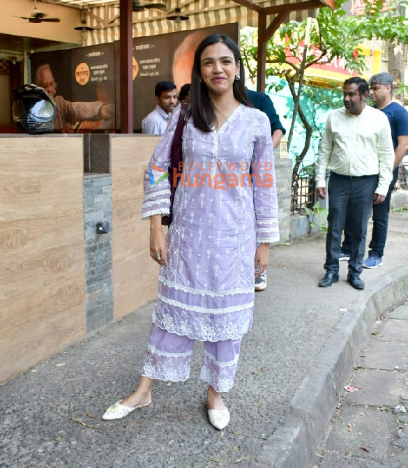 photos shriya pilgaonkar snapped in juhu 3 2