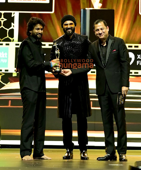 photos shruti haasan mrunal thakur vijay deverakonda and others grace siima awards 2024 in dubai day 1 3