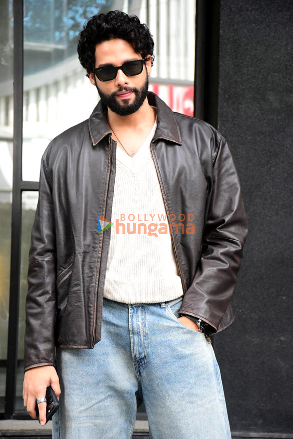 photos siddhant chaturvedi snapped at excel entertainments office in khar 2 2