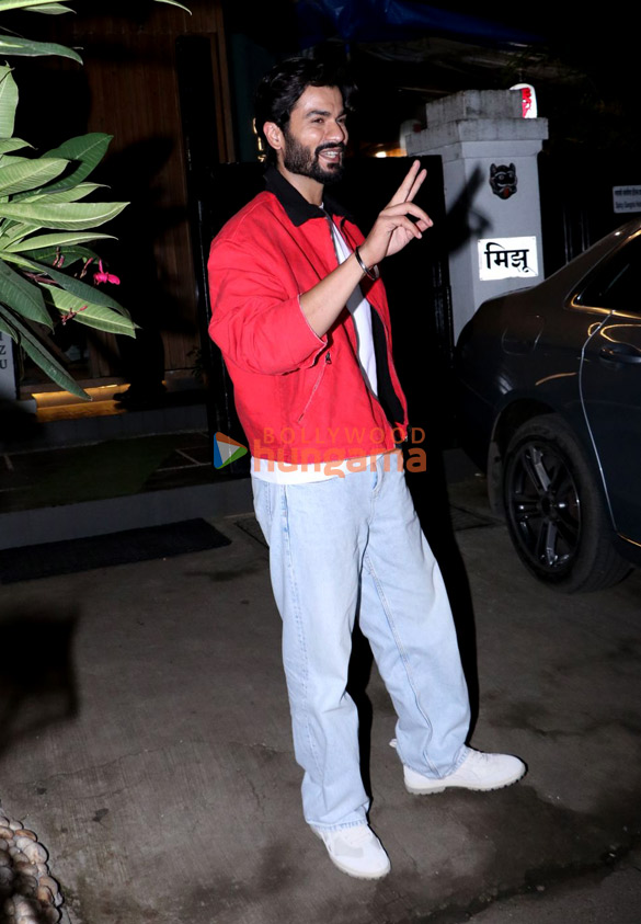 photos sunny kaushal snapped in bandra 3 2