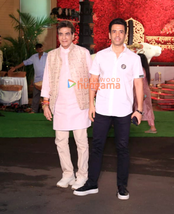 photos tusshar kapoor jeetendra geeta basra and harbhajan singh snapped at cms residence for ganpati darshan 1