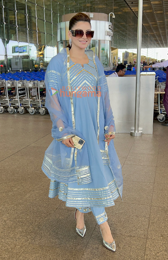 photos urvashi rautela snapped at the airport 4 11