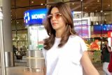 Rocking with confidence! Kriti Sanon at the airport