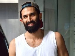 That beard! Aditya Roy Kapur looks cute in his comfy casuals