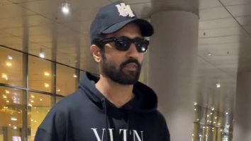 Comfy airport looks are the best! Vicky Kaushal gets clicked by paps