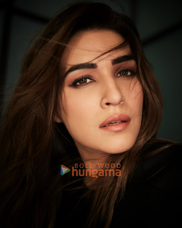 Kriti Sanon Photos, Images, HD Wallpapers, Kriti Sanon HD Images ...