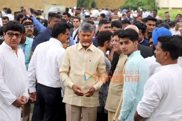 photos aamir khan kiran rao and others attend the funeral of ratan tata 6