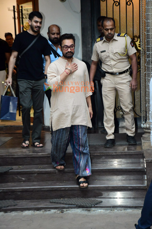 photos aamir khan snapped in bandra 4 4