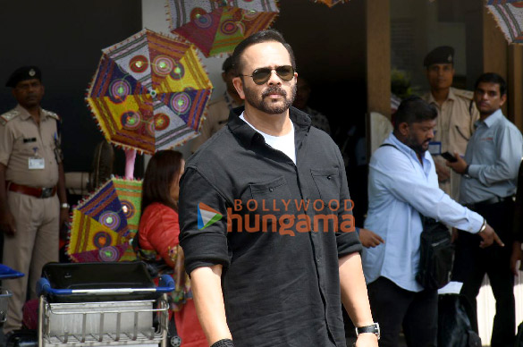photos ajay devgn kareena kapoor khan and rohit shetty snapped at kalina airport 6