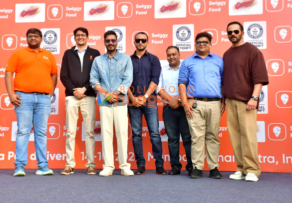 photos ajay devgn and rohit shetty attempt the guinness world record for the largest vada pav delivery at airport high school junio 5