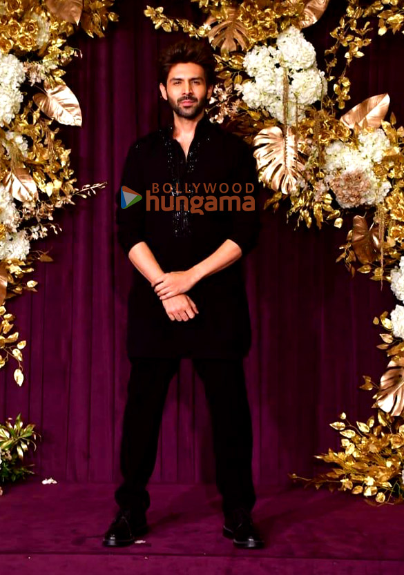 photos alia bhatt kajol kriti sanon janhvi kapoor ananya panday kartik aaryan and others snapped at manish malhotras diwali bash 31