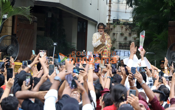 photos amitabh bachchan snapped greeting fans outside his house on his birthday 4