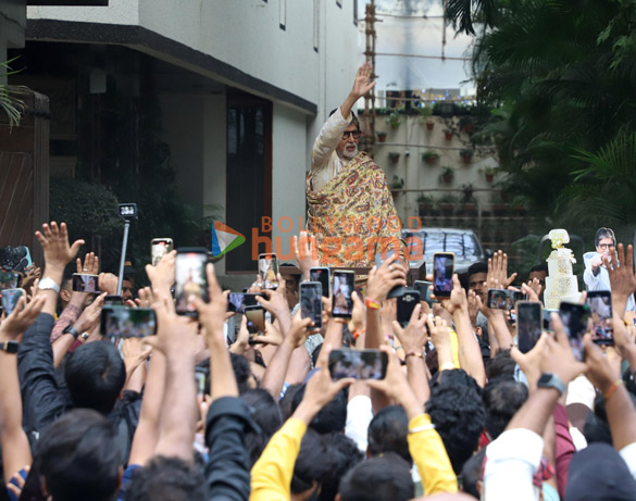 photos amitabh bachchan snapped greeting fans outside his house on his birthday 6