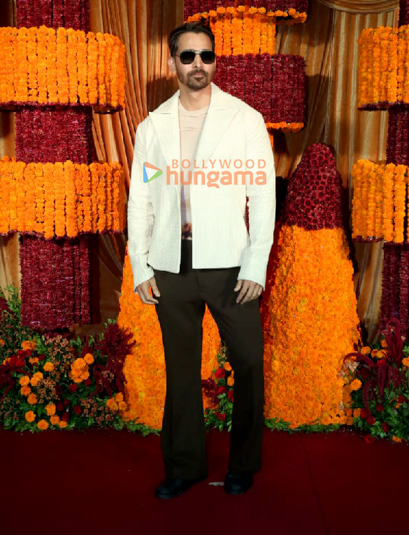 photos aparshakti khurana and harshvardhan rane snapped attending ramesh s tauranis diwali bash 2