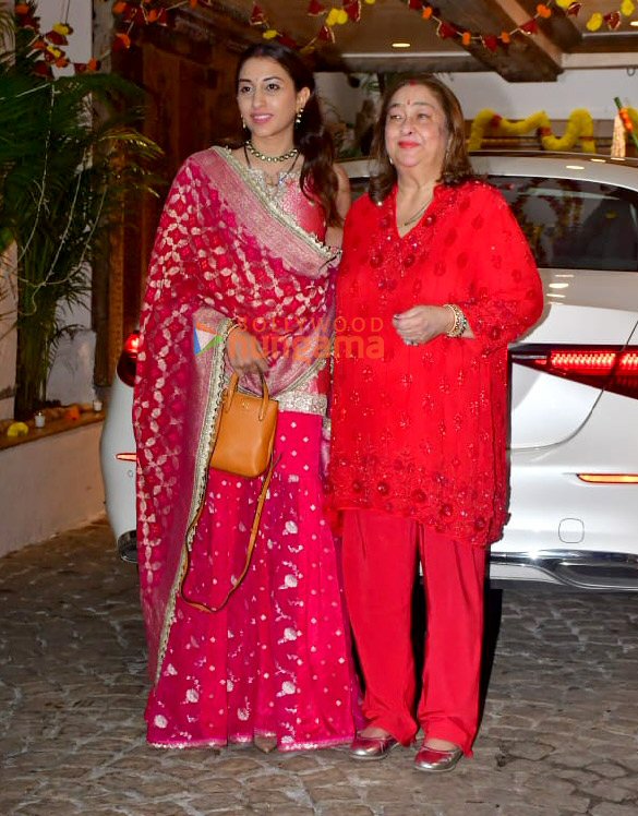 photos celebs snapped at anil kapoors residence for karwa chauth 8