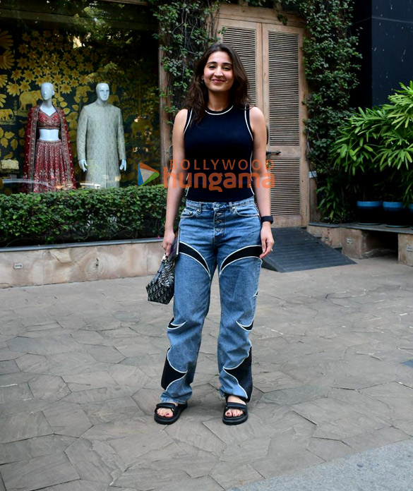 photos dhvani bhanushali snapped in khar 1