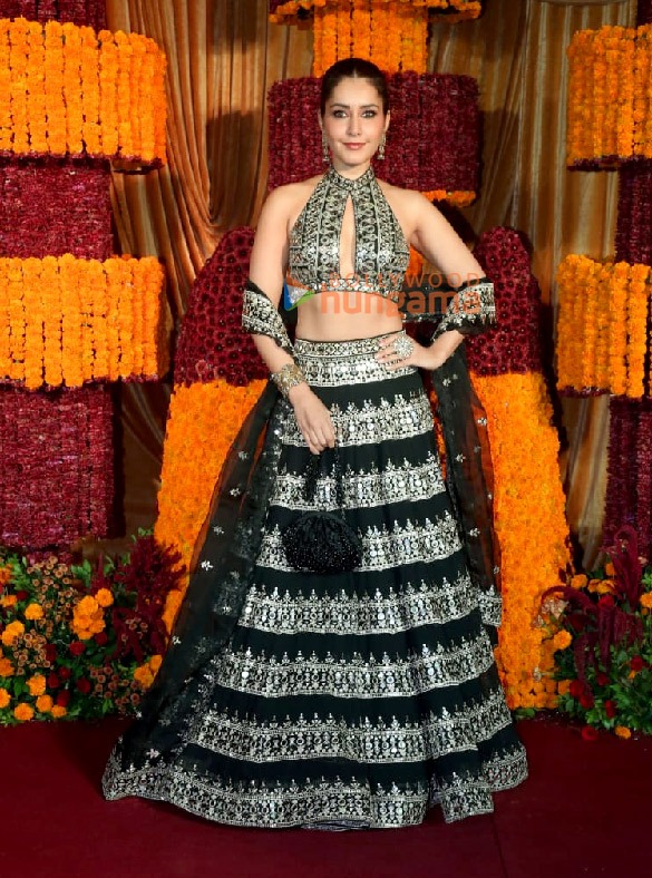 photos huma qureshi maniesh paul aparshakti khurana and others snapped attending ramesh s tauranis diwali bash 2 3