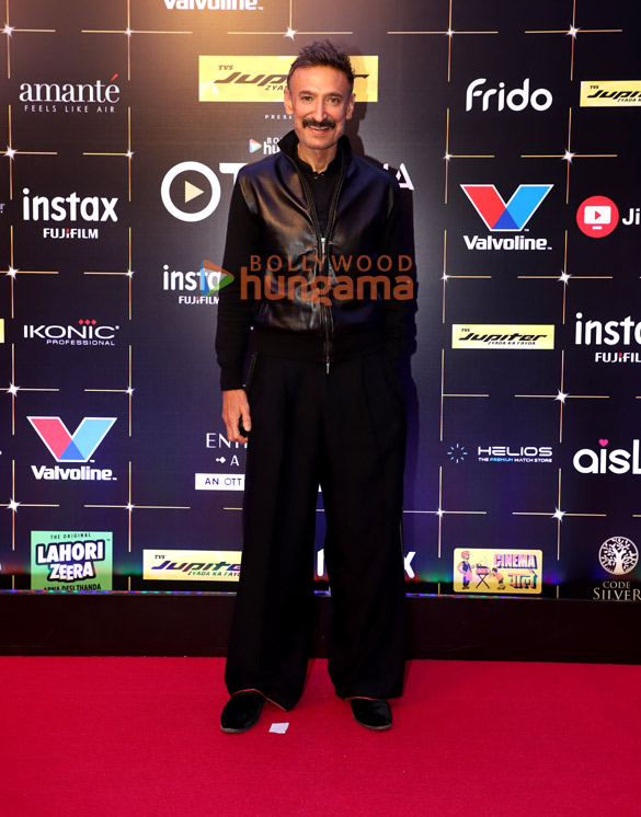 photos kartik aaryan tiger shroff sonakshi sinha sophie choudry raveena tandon and others snapped at the pink carpet and awards c 23
