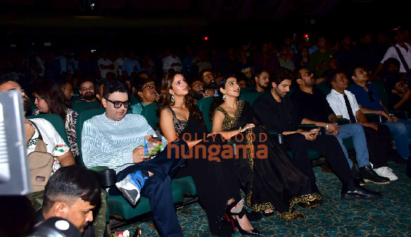photos kartik aaryan vidya balan triptii dimri and others snapped at bhool bhulaiyaa 3 trailer launch at raj mandir theater jaipur 6