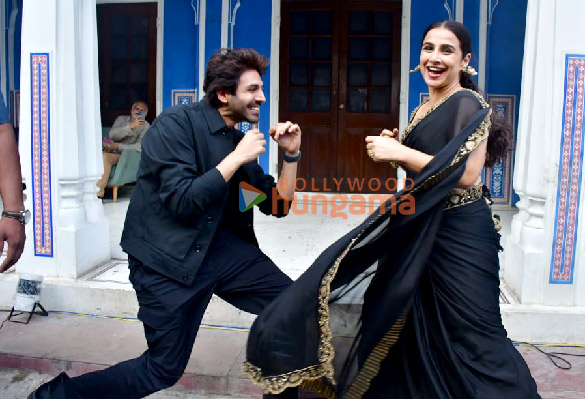 photos kartik aaryan vidya balan triptii dimri and others snapped at bhool bhulaiyaa 3 trailer launch at raj mandir theater jaipur 990 1