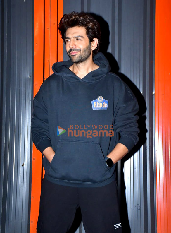 Photos: Kartik Aaryan and Vidya Balan snapped promoting Bhool Bhulaiyaa 3 on the sets of India’s Best Dancer | Parties & Events