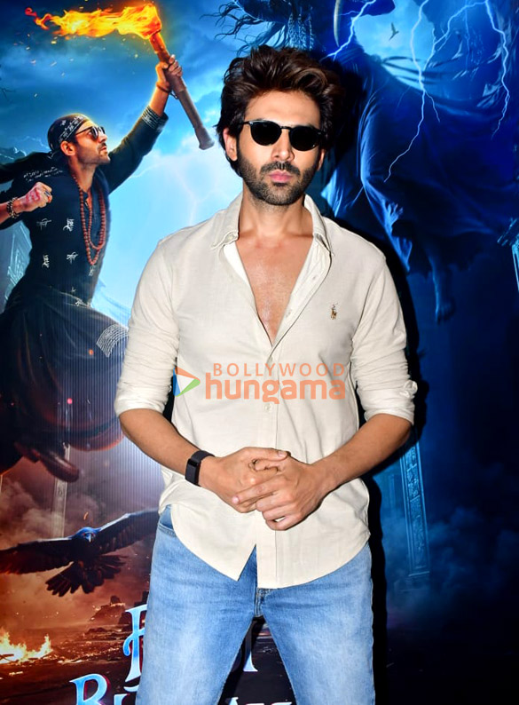 Photos: Kartik Aaryan snapped promoting Bhool Bhulaiyaa 3