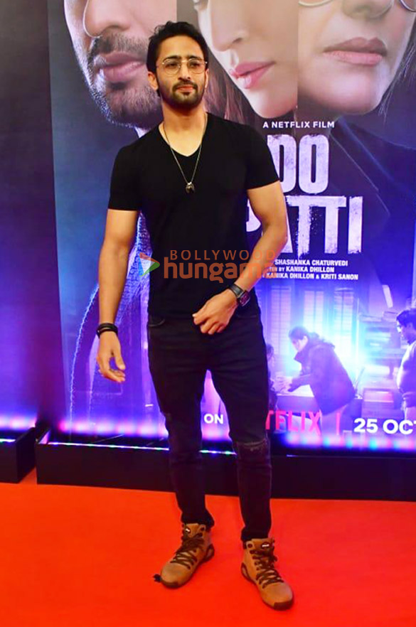 photos kriti sanon and others grace the premiere of do patti 857 3