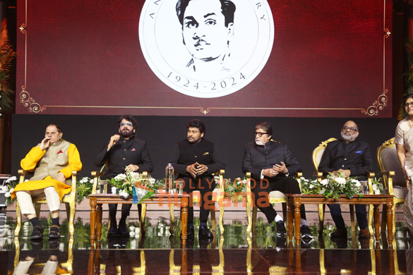 photos megastar chiranjeevi felicitated by amitabh bachchan at anr awards in presence of ram charan and others 9
