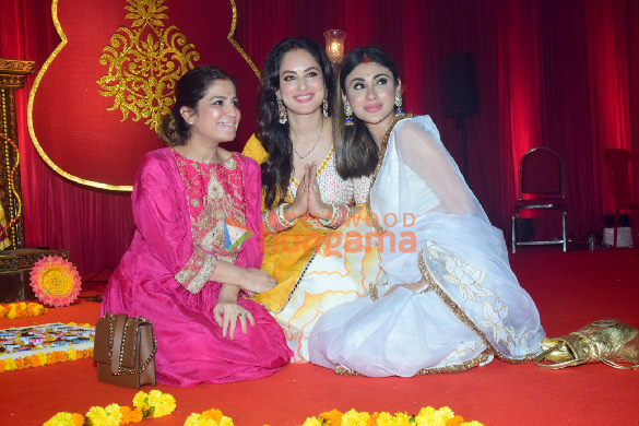 photos mouni roy kunal verma puja banerjee and many more snapped at the goregaon durga mahotsav 2024 6