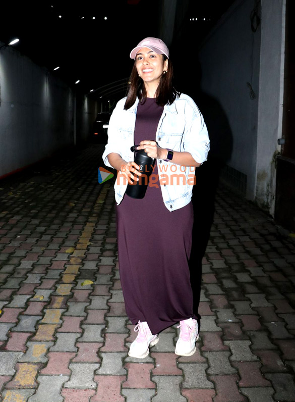 photos mrunal thakur snapped at mahesh bhatts office in bandra 2