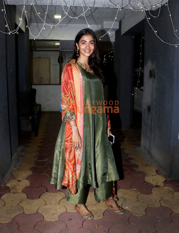 photos pooja hegde snapped celebrating diwali outside her house 2