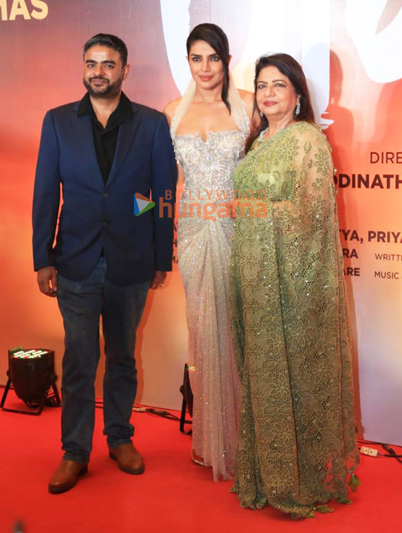 photos priyanka chopra jonas ashutosh gowariker and others grace the premiere of marathi film paani 5