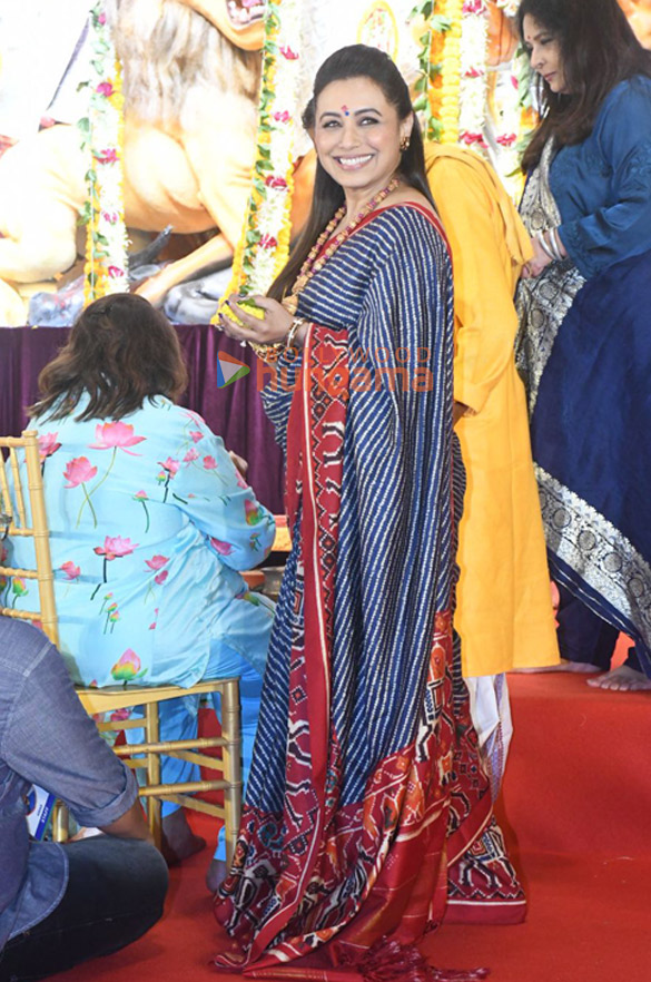 photos rani mukerji kajol and others snapped at a durga puja pandal 5