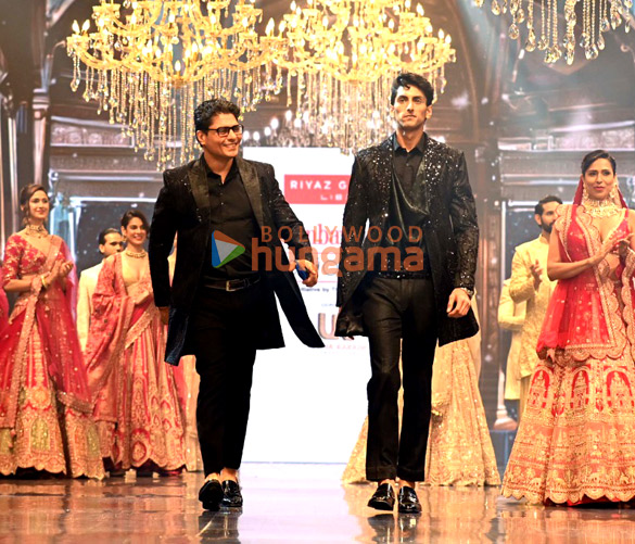 photos ronit roy and soundarya sharma snapped walking the ramp at the bombay times fashion week 5