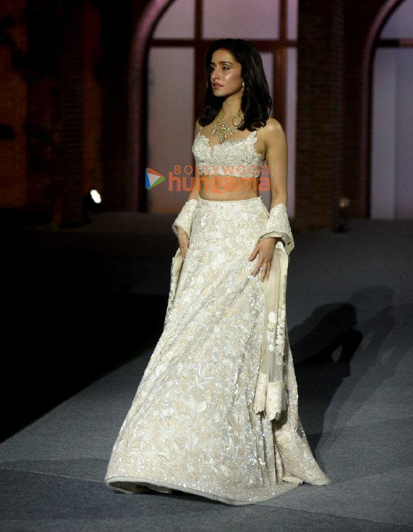 photos shraddha kapoor snapped walking ramp at a fashion show in delhi 4