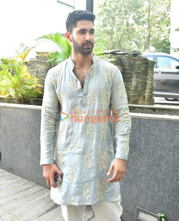 photos sidharth malhotra ibrahim ali khan lakshya and others attend dharma productions diwali pooja 3