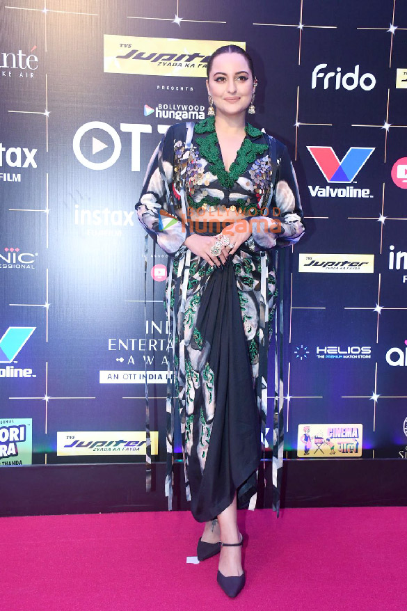 photos sonakshi sinha sophie choudry raveena tandon and others snapped at the pink carpet and awards ceremony of bollywood hungama ott india fest 2024 3