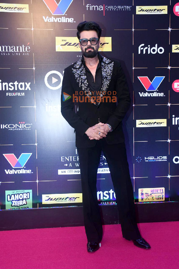 photos sonakshi sinha sophie choudry raveena tandon and others snapped at the pink carpet and awards ceremony of bollywood hungama ott india fest 2024 5